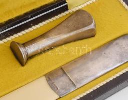 Saturnus íróasztali szett: ezüst (Ag) töltőceruza, alpakka pecsételő, alpakka nyelű levélbontó, dísz...