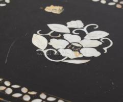 Antik kínai gyöngyház berakásos ülőke pár, sérülésekkel, 30x28x34 cm