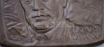 Hunyadi László (1933): Tamási Áron. Kerámia, plasztika. Jelzett. 23x26 cm