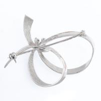 Fehérarany bross, cirkóniával 4x0,1ct . 14K (Au) jelzett br 5,9 g