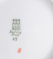 Zsolnay porcelán teás kanna historizáló díszítéssel. Matricás, jelzett, hibátlan, 25x14 cm