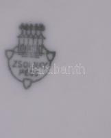 Zsolnay porcelán teás kanna historizáló díszítéssel. Matricás, jelzett, hibátlan, m: 17 cm