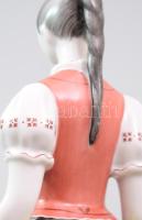 Hollóházi népviseletes lány. Jelzett, hibátlan (támasztási nyommal), m: 30,5 cm