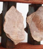 Nagy Sándor (1923-2017): Idolok. Faragott és vésett kő, fa és vas applikációban, jelzés nélkül, egy ...