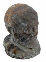 cca 20. sz. első fele, Ismeretlen szobrász: Férfi fej. Vastag bronz, m: 13 cm