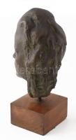 Olvashatatlan szignóval, cca 1930, Női fej. Bronz, fa talapzaton, hiányzó névtáblával, teljes m: 32,...
