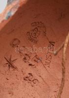 Friedrich Goldscheider (1845-1897): Art deco japán nő falidísz. Jelzett, sérüléssel, 34x21 cm