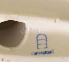 Cseh alt wien historizáló figura, jelzett, kopással, m: 11 cm