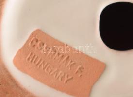 Csermák Ferenc (1932- ): Angyalka és síró-nevető törpe. Jelzett, törpe állítható sapkával, m: 13,5 c...