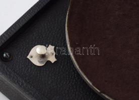 Wagner hordozható gramofon. Működik. 24x28 cm