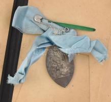 2 darab olasz kegytárgy medál, eredeti szalaggal, tokban