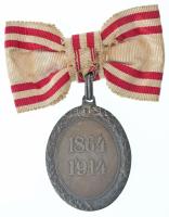 1914. "A Vörös Kereszt Ezüst Díszérme hadidíszítménnyel, női csokorszalagon" jelzett, rész...