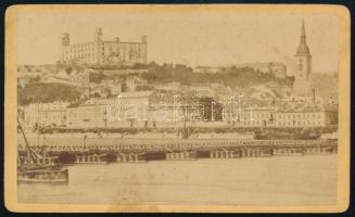 cca 1870 Pozsony, látkép a mólóval és a várral, keményhátú fotó, jelzés nélkül, kissé foltos, 6,5x10,5 cm // cca 1870 Bratislava, Pressburg, view with the pier and the castle, photo, slightly stained, 6.5x10.5 cm