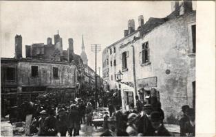 Pozsony, Pressburg, Bratislava; Az 1913. évi május 17-i nagy tűzvész után a Váralján a zsidó negyedben. Kaufmann Benedek kiadása / nach dem Brande / after the great fire in the Jewish district