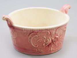 Rózsaszín fajansz kínáló tál. plasztikus díszítéssel. J.n. mázrepedésekkel d: 14 cm