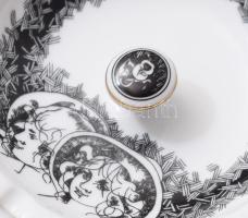 Hollóházi Jurcsák László által tervezett hamuzó, matricás, jelzett, minimális kopásnyomokkal, d: 12 ...