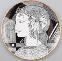 Hollóházi Szász Endre által tervezett mintával díszített porcelán dísztál, matricás, hibátlan, jelzett, d: 24,5 cm