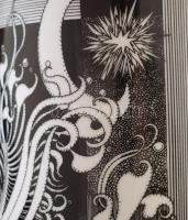 Hollóházi Szász Endre által tervezett mintával díszített porcelán váza. Matricás, jelzett, hibátlan,...