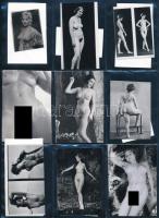 Eltérő időben készült, szolidan erotikus felvételek nézőképei, 18 db modern nagyítás, jelzés nélkül,...