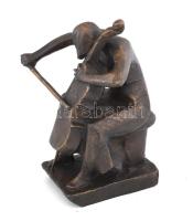 Pallag Zsuzsa (1917-2010): Csellós 1977. Patinázott bronz, jelzett 30 cm