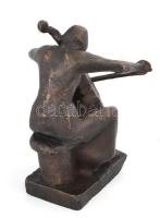 Pallag Zsuzsa (1917-2010): Csellós 1977. Patinázott bronz, jelzett 30 cm