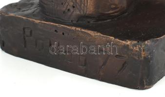 Pallag Zsuzsa (1917-2010): Csellós 1977. Patinázott bronz, jelzett 30 cm