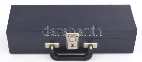 Klarinét, eredeti tokjában, személyes kipróbálás javasolt