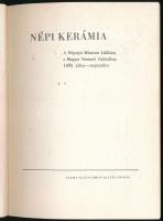 Kresz Mária: Népi kerámia. Bp., 1969, Népművelési Propaganda Iroda. 48 p. Gazdag fekete-fehér képany...