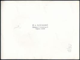 cca 1930-1940 Szendrő István (1908-2000): Hortobágy, pásztorok főznek egy kunyhóban, pecséttel jelze...