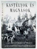 Baji Etelka - Csorba László: Kastélyok és mágnások. Az arisztokrácia világa a századvégi Magyarországon. Válogatás a Magyar Nemzeti Múzeum Történeti Fényképtára anyagából. Bp., 1994, HG &amp; Társa. Gazdag fekete-fehér képanyaggal illusztrálva. Kiadói kartonált papírkötés, minimálisan sérült borítóval, kiadói papír védőborítóban.