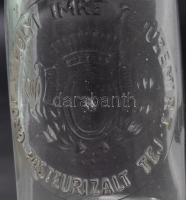 Gróf Károlyi Imre tejüzem rt. dombornyomott feliratos tejes üveg, kopással, m: 19 cm
