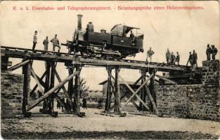 1911 Cs. és kir. vasúti ezred hídépítői terheléses teszt közben, gőzmozdony, vonat / K.u.K. Eisenbahnregiment, Belastungsprobe eines Holzprovisoriums. Verlag J. L. K. / Austro-Hungarian Railroad Regiment, military railway bridge load test with locomotive, train (Rb)