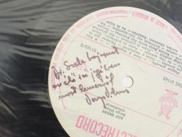 Válogatás Varga Vilmos Ady című előadó-estjéből. Varga Vilmos (1931-2016) erdélyi színművész, rendez...