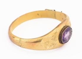 14K arany (Au) karreif ametiszttel jelzett, mesterjegyes, br 17,99 g, horpadással, 5,5×4,5 cm