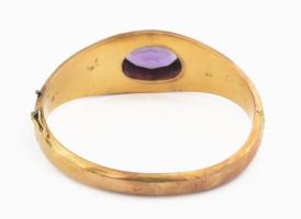 14K arany (Au) karreif ametiszttel jelzett, mesterjegyes, br 17,99 g, horpadással, 5,5×4,5 cm