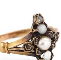 18K arany (Au) gyűrű, gyémántokkal (0,2 ct) és gyönggyel ékítve j.n. br 3,45 g m: 54