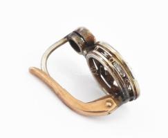 Gyémánt fülbevaló pár 14k arany (Au) egyenként 10-10 db gyémánttal ékítve 0,25 és 0,07 karát között,...