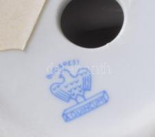 Aqiuncum hajat mosó akt. Jelzett, m: 26,5 cm