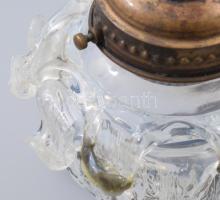 cca 1920 Asztali lámpa, szecessziós díszítésű vas talppal, anyagában részben opálosan színezett búrá...