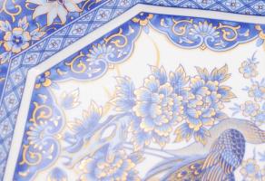 Paradicsommadár mintás nyolcszögletű asztalközép kínáló, jelzés nélkül, hibátlan, d: 28,5 cm