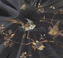 Japán kagyló alakú lakkozott kínáló, festett madármintával, kopással, 26x31 cm