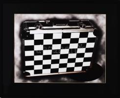 feLugossy László (1947-): Vándorsakk, 2006. Computer print, papír, jelzett, üvegezett fakeretben, 29...