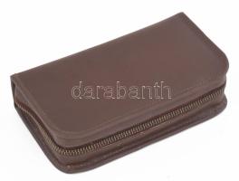 Utazó borotválkozó készlet, tartójában