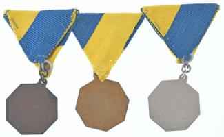 ~1980. aranyozott, ezüstpatinázott és bronz díjérmek mellszalagon, Pécs városának 1974 és 1989 közöt...