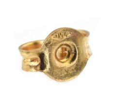 Arany (Au) 18K piros korallos kerek fülbevalópár, jelzett, d: 1,2 cm, bruttó: 4,2 g