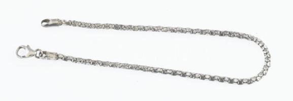 Ezüst(Ag) áttört hengeres karkötő, jelzett, h: 19 cm, nettó: 2,5 g
