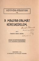 Fekete Nagy Antal:  A magyar-dalmát kereskedelem. (Dedikált.) Budapest, 1926. Kiadja az Eötvös-Kollégium volt tagjainak Szövetsége - Egyházmegyei Könyvnyomda, Veszprém. 90 + [2] p. Egyetlen kiadás. Dedikált: "Mendöl Tibornak baráti szeretettel, Tóni. 1926. okt. 3." Gazdaságtörténeti kötetünk az 1097-től az országhoz kapcsolt Dalmácia és a központi országrész kereskedelmi kapcsolatait vizsgálja, gazdaságtörténeti, diplomáciai és hadászati kontextusban. A munka értelemszerűen az Árpád- és az Anjou-korszakra korlátozódik. (Eötvös-füzetek, VII. szám.) Prov.: Mendöl Tibor. [Mendöl Tibor (1905-1966) geográfus, egyetemi tanár, a hazai településföldrajz meghatározó szakértője.] Fűzve, feliratozott kiadói borítóban. Körülvágatlan, jó példány.