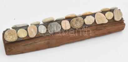 Nagy Sándor (1923-2017): Noé bárkája. Faragott kőcsoport, vas és fa apllikáción, jelzés nélkül, h: 4...