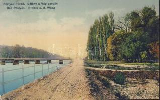 Pöstyénfürdő promenade by the Vág river