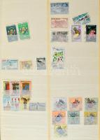 Vegyes külföldi tétel sok tengerentúlival és képessel, közte postatiszta mongol bélyegek és blokkok,...